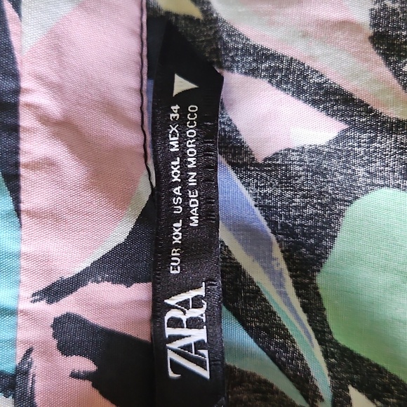 Zara Multicolor Abstract Crop Top - Picture 2 of 3